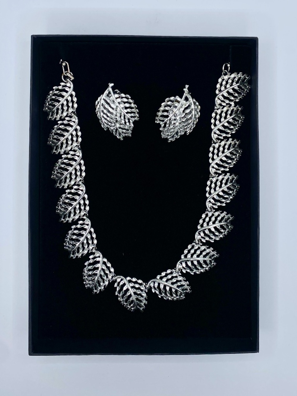 Vintage Mid Century Silver Tone Costume Leaf Necklace & Clip On Earrings Set